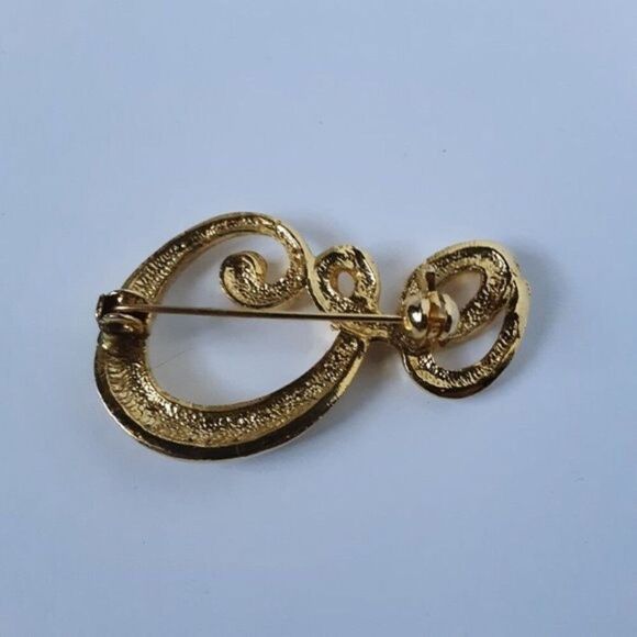 Vintage "E"  initial Gold Tone Brooch - Picture 2 of 7